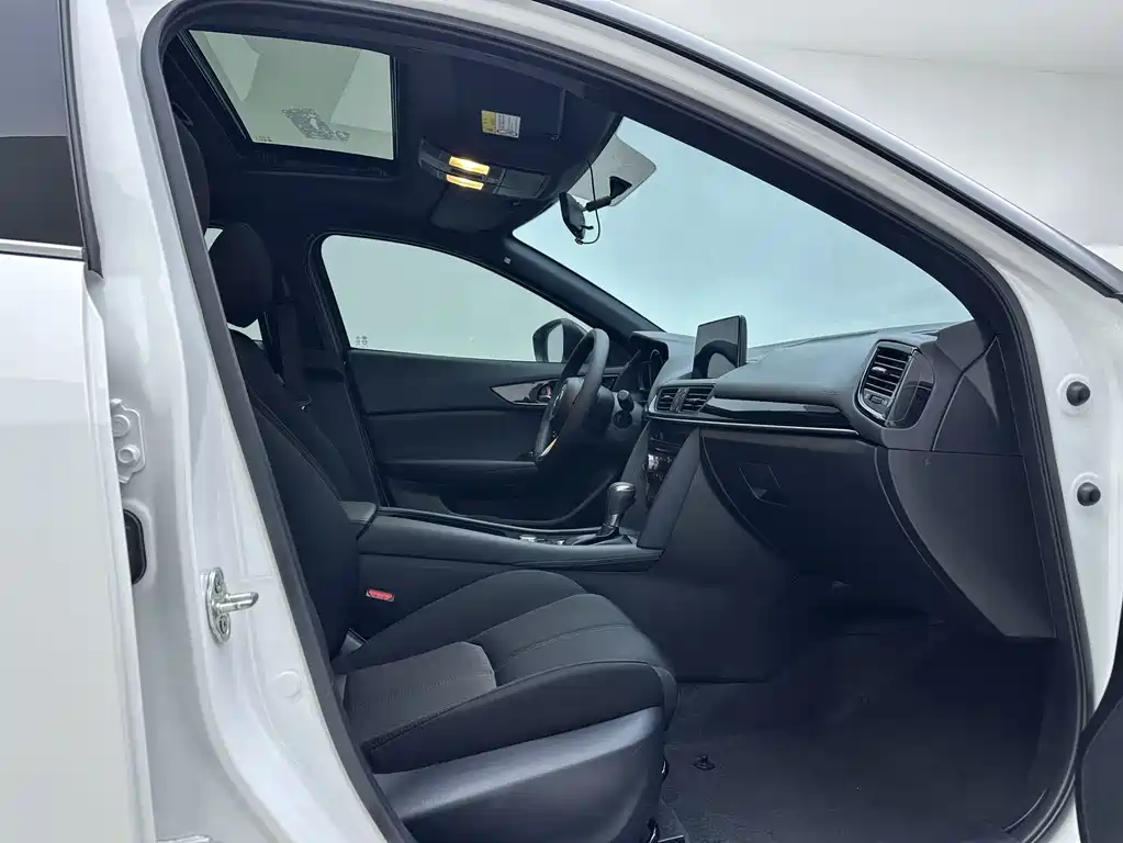 Mazda Mazda CX-4 2021 2.0L Automatic AWD Skyactiv-X Explorer Edition 2023 - thumbnail 8
