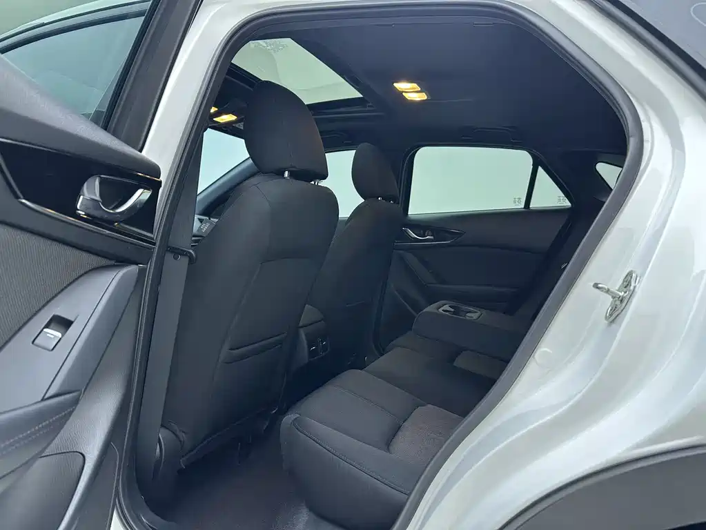 Mazda Mazda CX-4 2021 2.0L Automatic AWD Skyactiv-X Explorer Edition 2023 - thumbnail 9