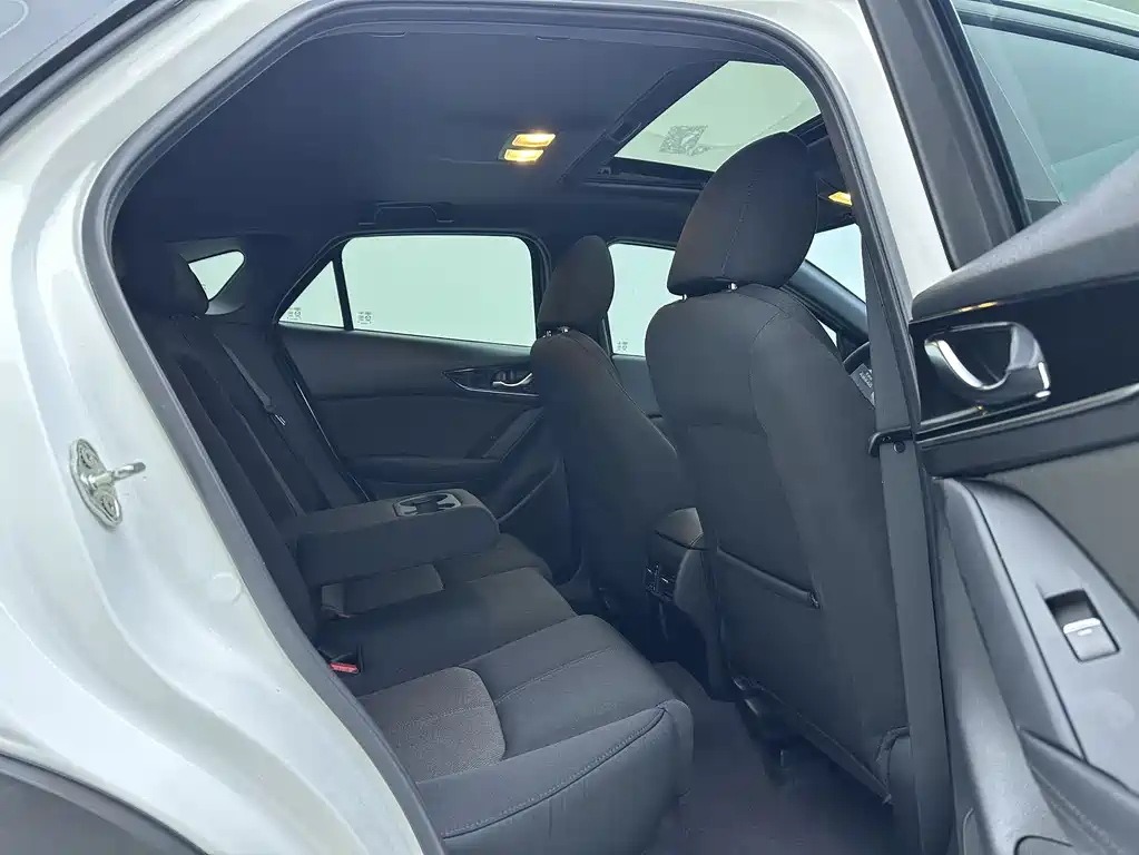 Mazda Mazda CX-4 2021 2.0L Automatic AWD Skyactiv-X Explorer Edition 2023 - thumbnail 10