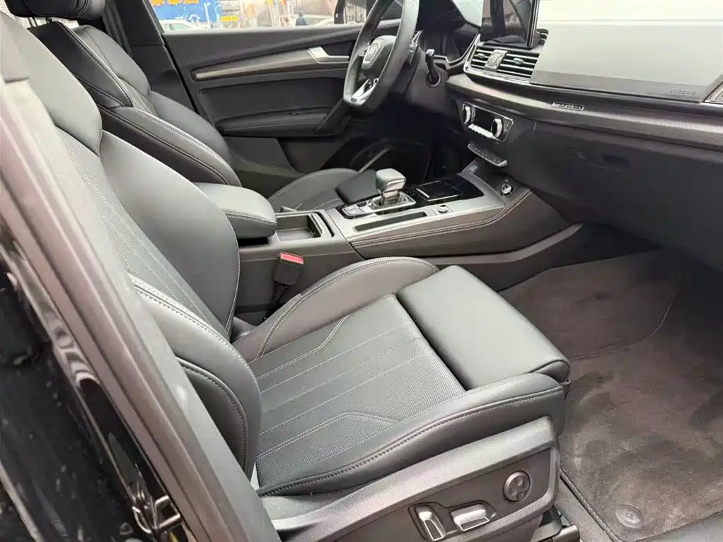Audi Audi Q5L 2025 45th Anniversary Edition 45 TFSI Luxury Dynamic Model 2025 - thumbnail 9