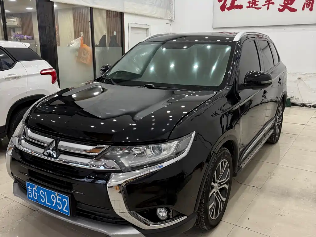 Mitsubishi Mitsubishi Outlander 2018 2.0L 2WD Glory Edition 5-seater 2018 - thumbnail 2