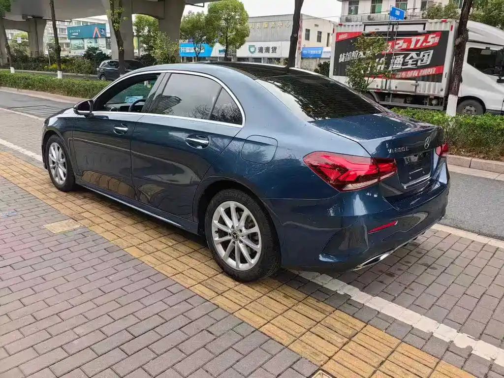 Mercedes-Benz Mercedes-Benz A-Class 2020 A 200 L Sport Sedan 2019 - thumbnail 9