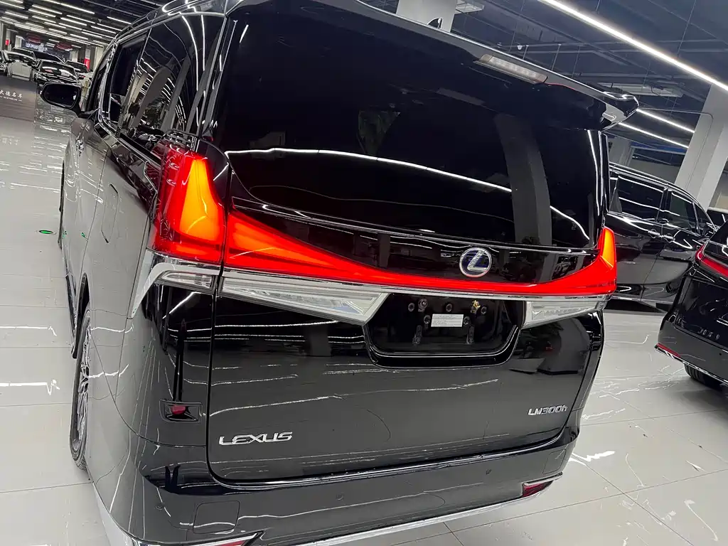 Lexus Lexus LM 300h Four-Seat Imperial Edition 2020 Model 2022 - thumbnail 7