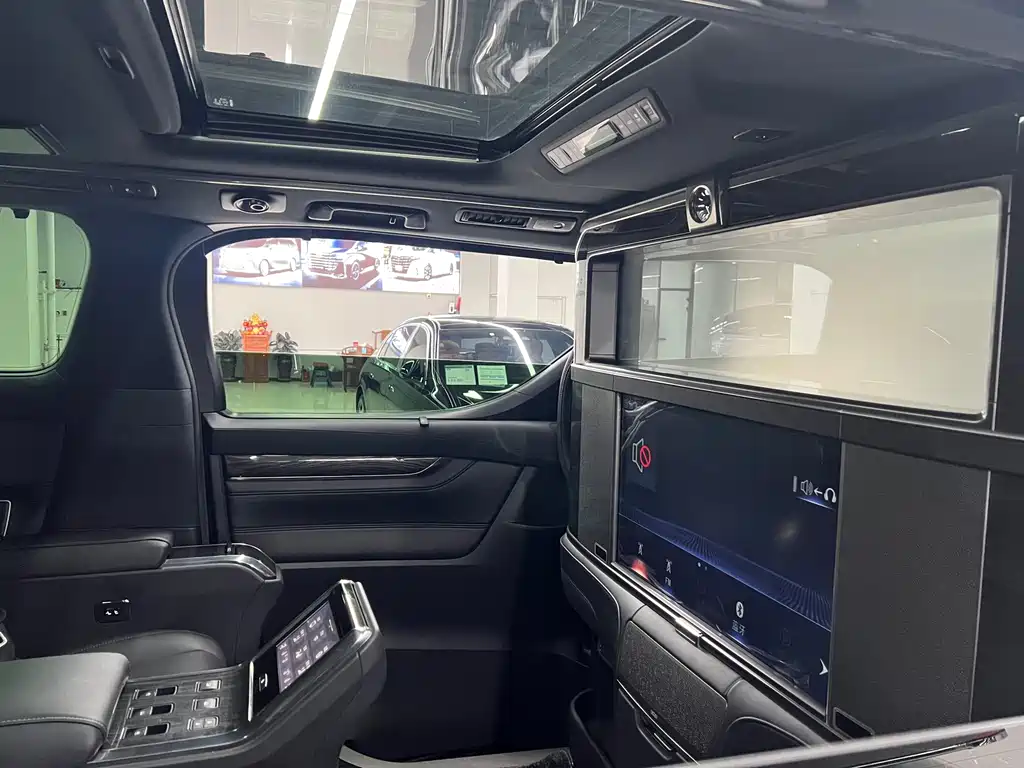 Lexus Lexus LM 300h Four-Seat Imperial Edition 2020 Model 2022 - thumbnail 10