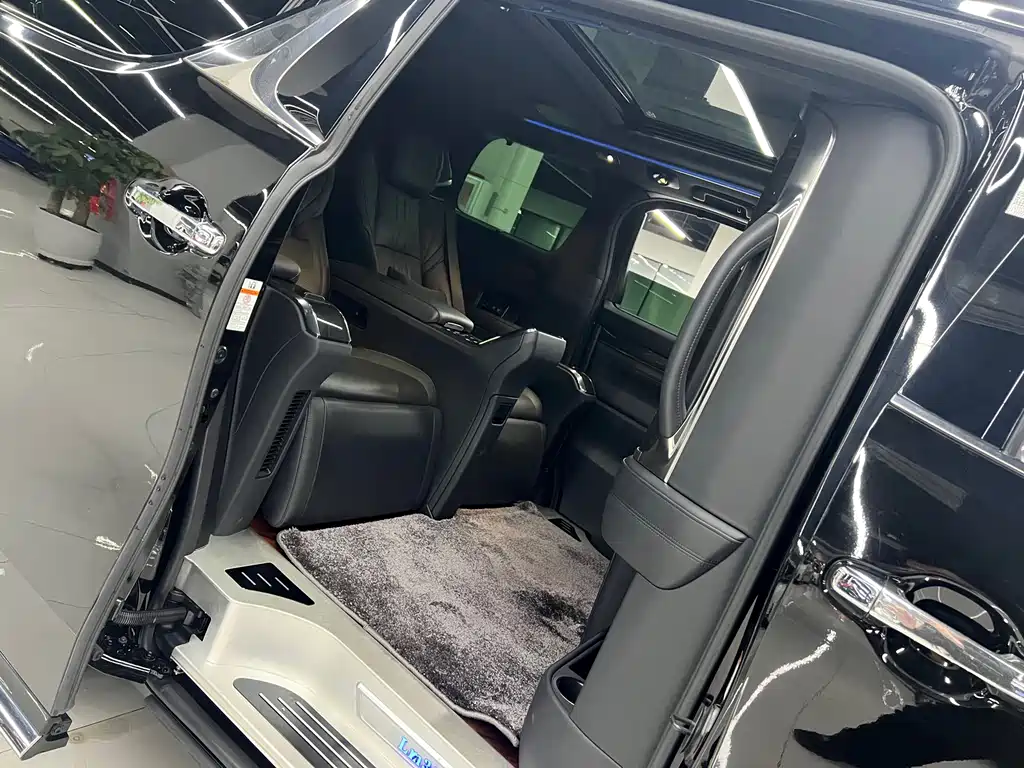 Lexus Lexus LM 300h Four-Seat Imperial Edition 2020 Model 2022 - thumbnail 11