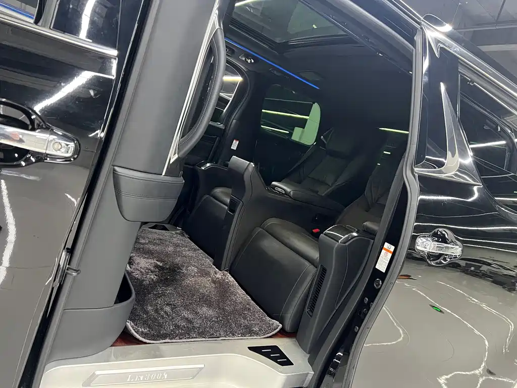 Lexus Lexus LM 300h Four-Seat Imperial Edition 2020 Model 2022 - thumbnail 13