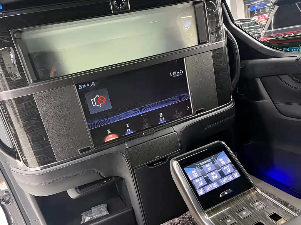 Lexus Lexus LM 300h Four-Seat Imperial Edition 2020 Model 2022 - thumbnail 15
