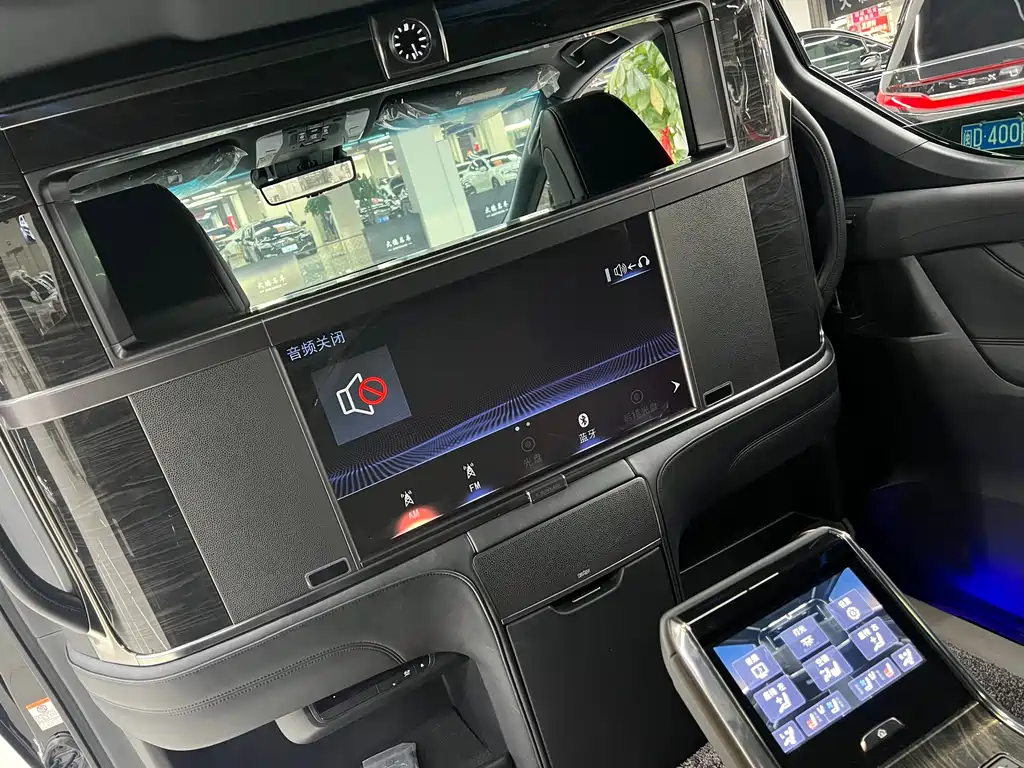 Lexus Lexus LM 300h Four-Seat Imperial Edition 2020 Model 2022 - thumbnail 17