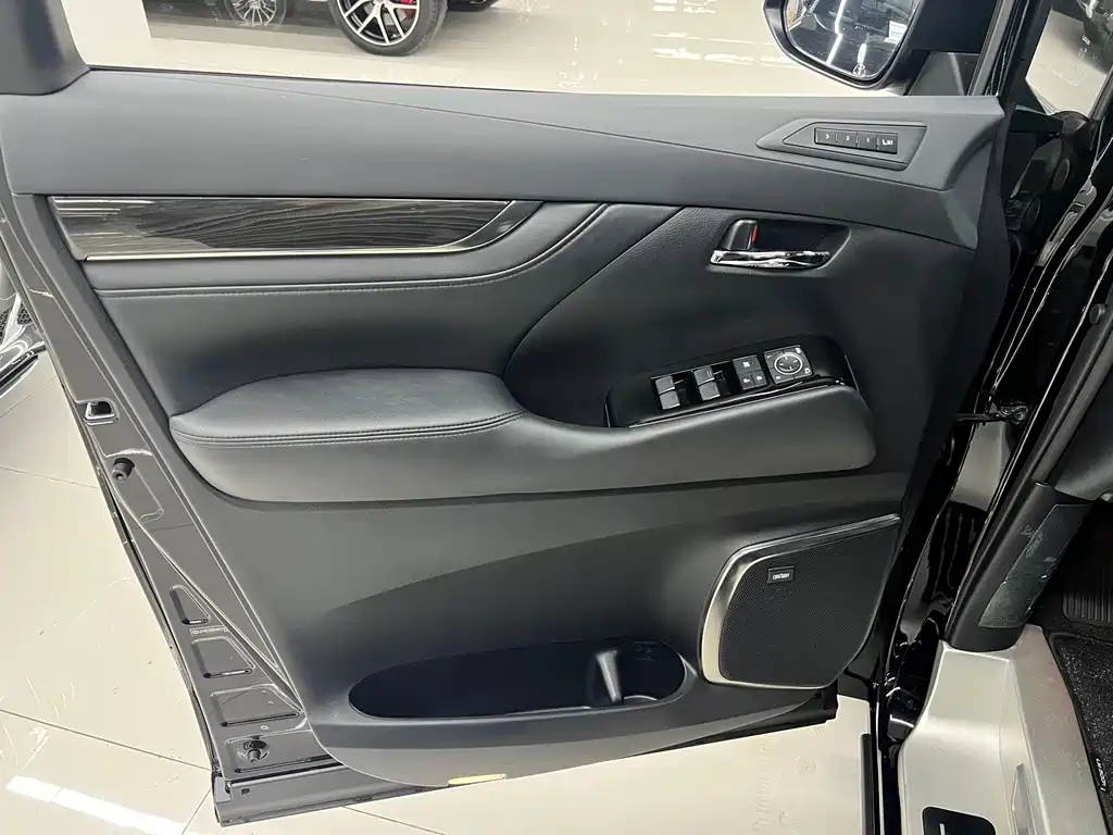 Lexus Lexus LM 300h Four-Seat Imperial Edition 2020 Model 2022 - thumbnail 20