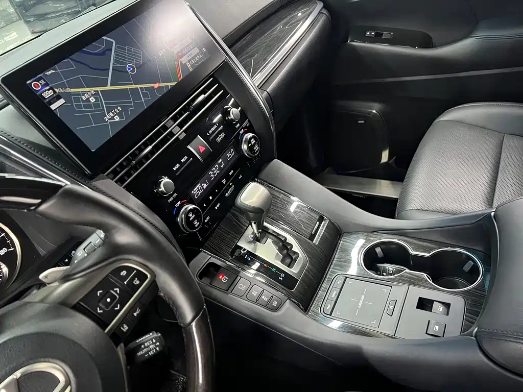 Lexus Lexus LM 300h Four-Seat Imperial Edition 2020 Model 2022 - thumbnail 24