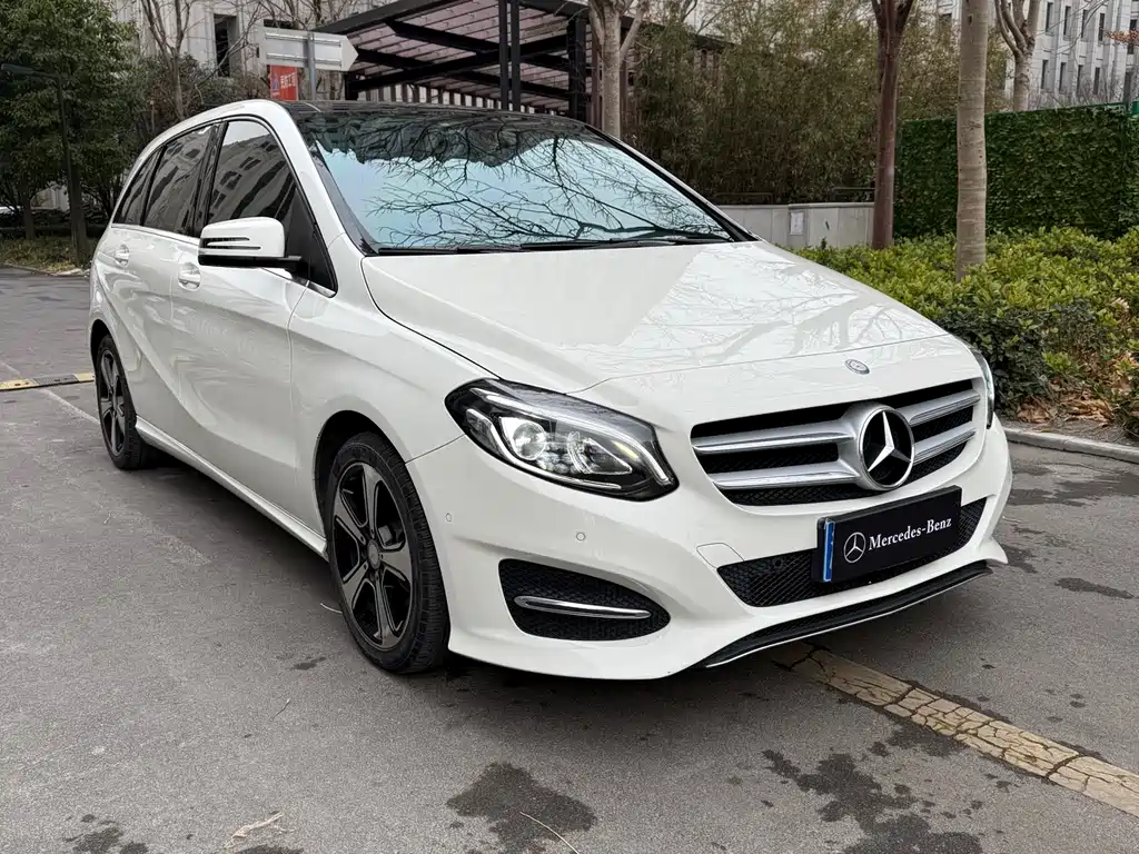 Mercedes-Benz Mercedes-Benz B-Class 2017 B 200 Fashion Edition 2017 - thumbnail 2