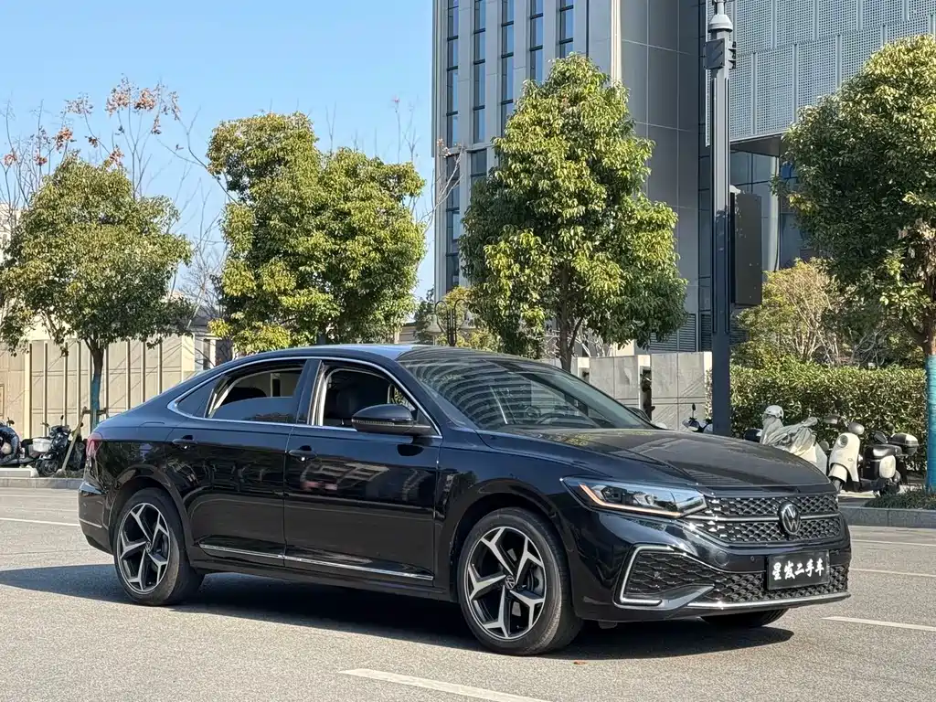 Volkswagen Passat 2025 Model Distinguished 380TSI Starry Sky Dragon Edition 2025 - thumbnail 3
