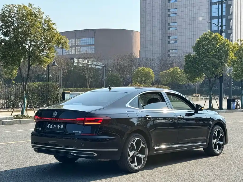 Volkswagen Passat 2025 Model Distinguished 380TSI Starry Sky Dragon Edition 2025 - thumbnail 5