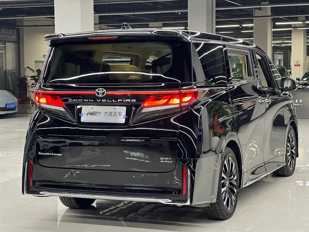 Toyota Alphard 2024 Crown Hybrid 2.5L Executive Version 2024 - thumbnail 4