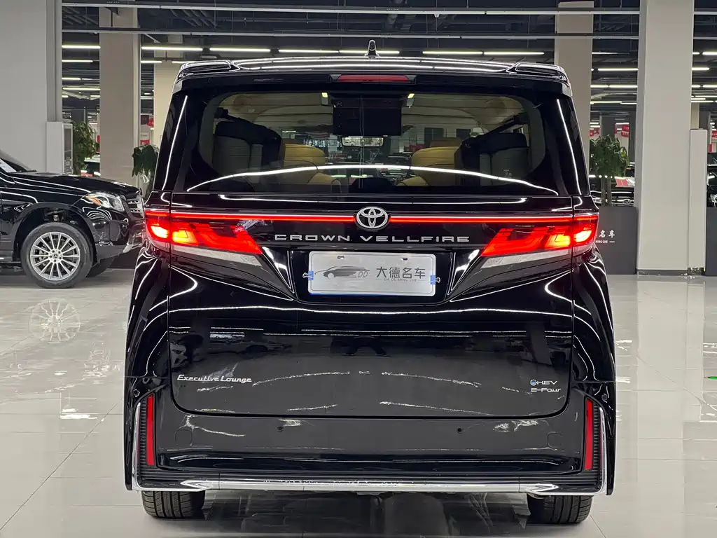 Toyota Alphard 2024 Crown Hybrid 2.5L Executive Version 2024 - thumbnail 5