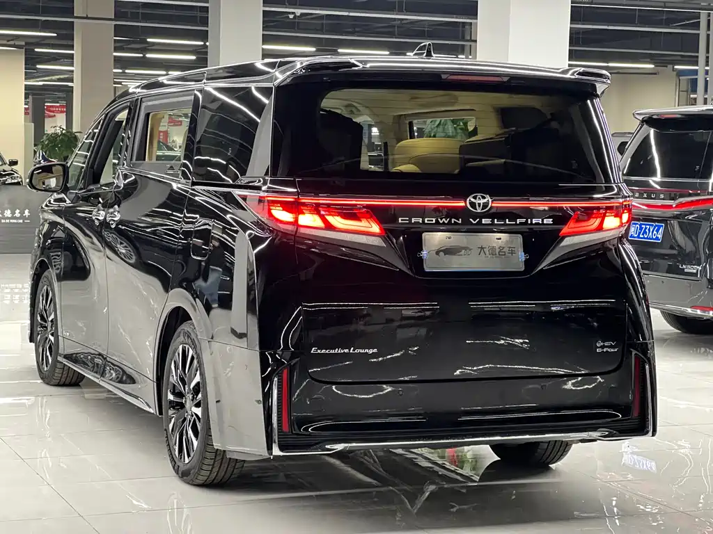 Toyota Alphard 2024 Crown Hybrid 2.5L Executive Version 2024 - thumbnail 6