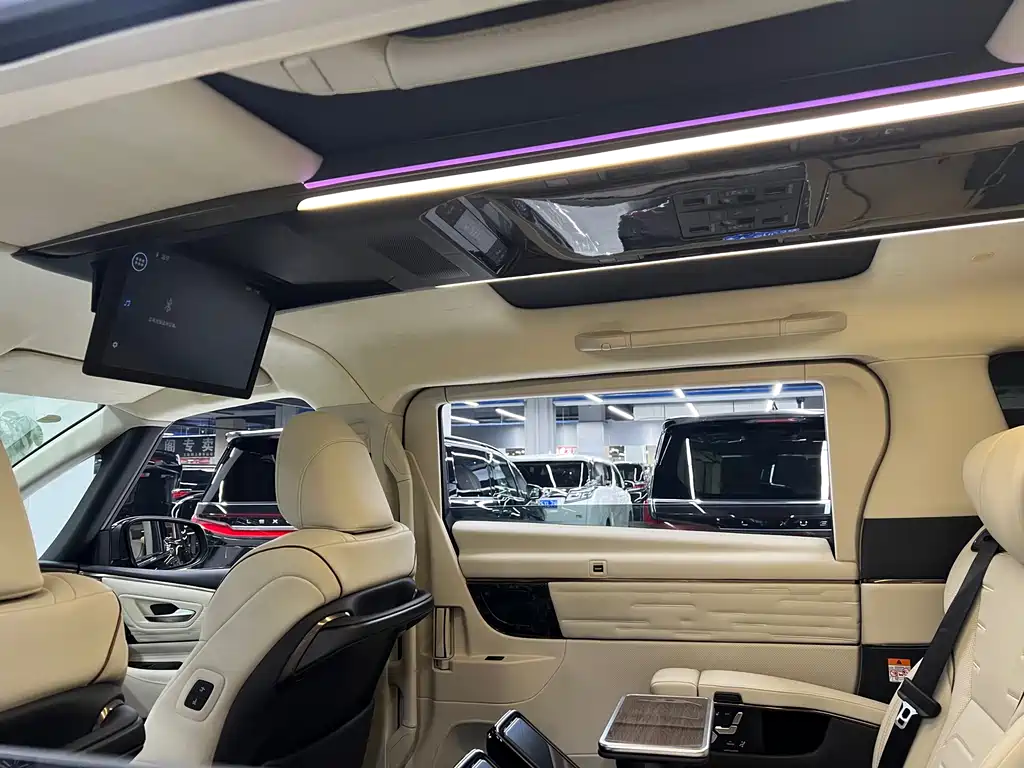 Toyota Alphard 2024 Crown Hybrid 2.5L Executive Version 2024 - thumbnail 11