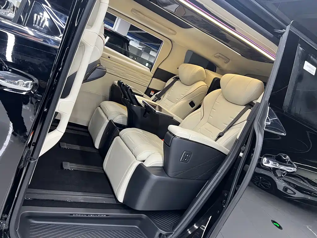 Toyota Alphard 2024 Crown Hybrid 2.5L Executive Version 2024 - thumbnail 12