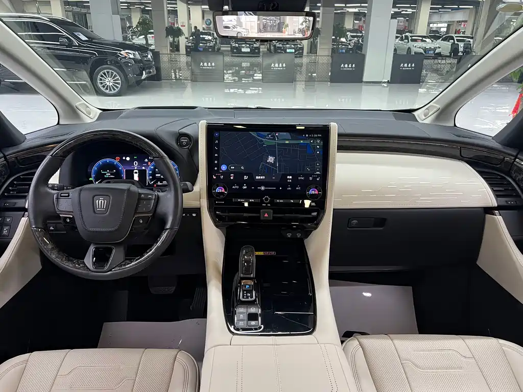 Toyota Alphard 2024 Crown Hybrid 2.5L Executive Version 2024 - thumbnail 18