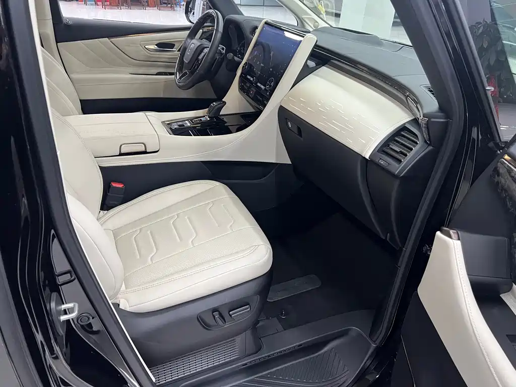 Toyota Alphard 2024 Crown Hybrid 2.5L Executive Version 2024 - thumbnail 27