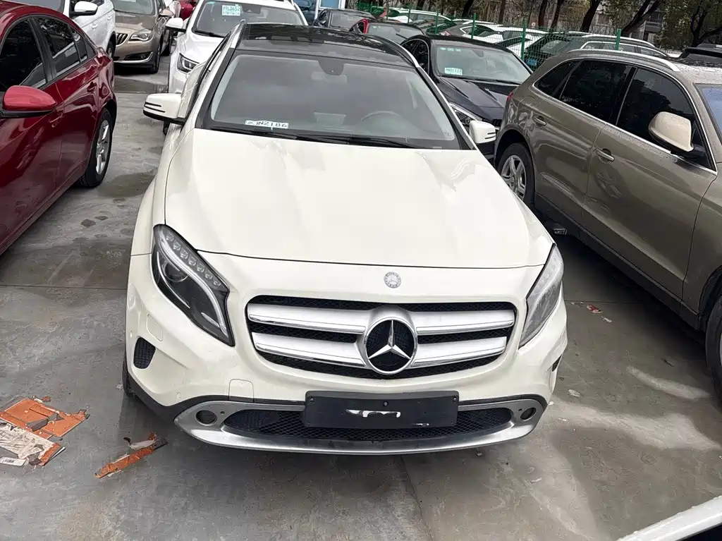 Mercedes-Benz Mercedes-Benz GLA 200 2015 Model Imported 2015 - thumbnail 2