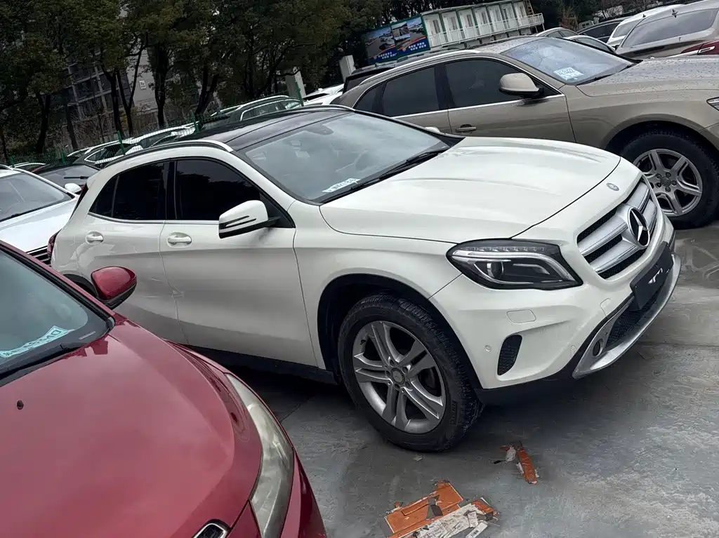 Mercedes-Benz Mercedes-Benz GLA 200 2015 Model Imported 2015 - thumbnail 3