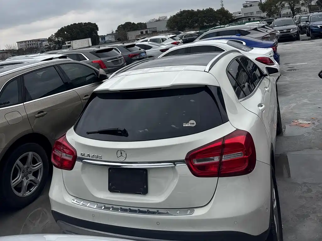Mercedes-Benz Mercedes-Benz GLA 200 2015 Model Imported 2015 - thumbnail 4