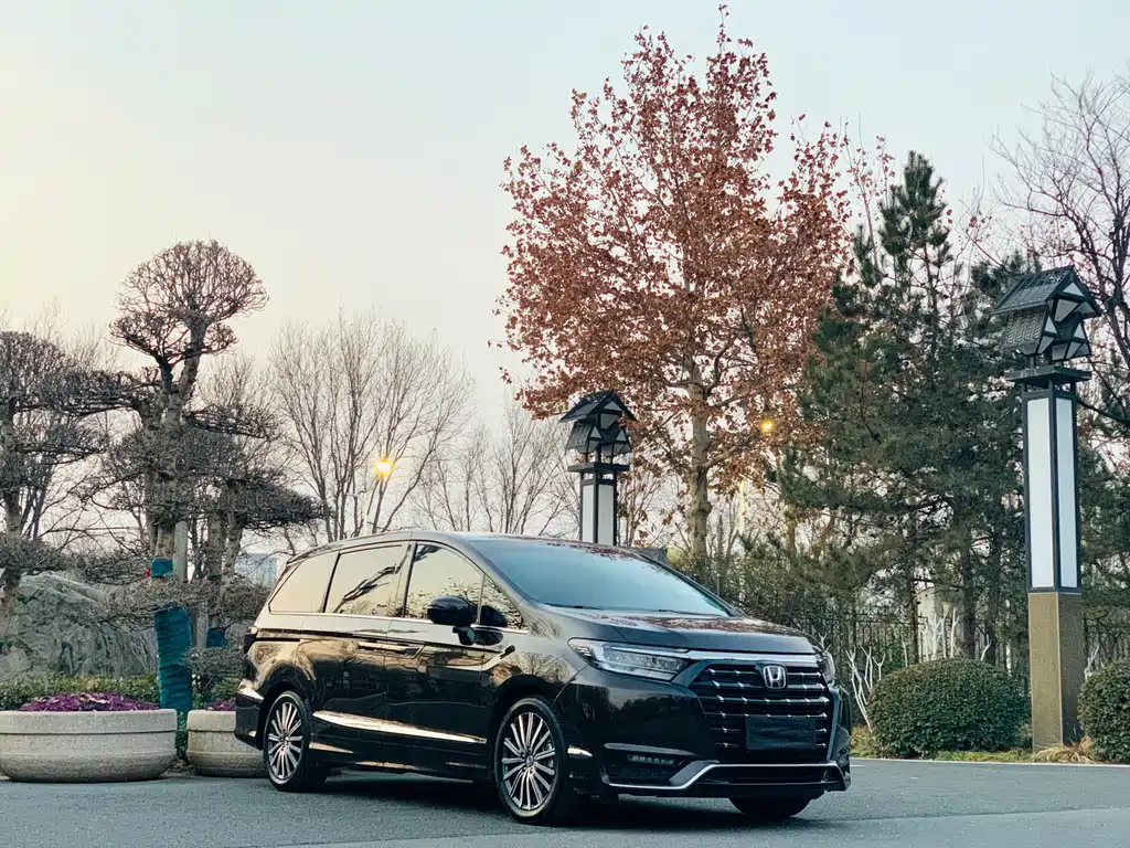 Honda Elysion 2022 2.0L e:HEV Luxury Exclusive Edition 2022 - thumbnail 2