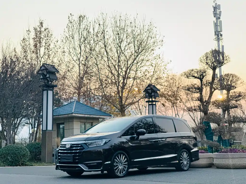 Honda Elysion 2022 2.0L e:HEV Luxury Exclusive Edition 2022 - thumbnail 3