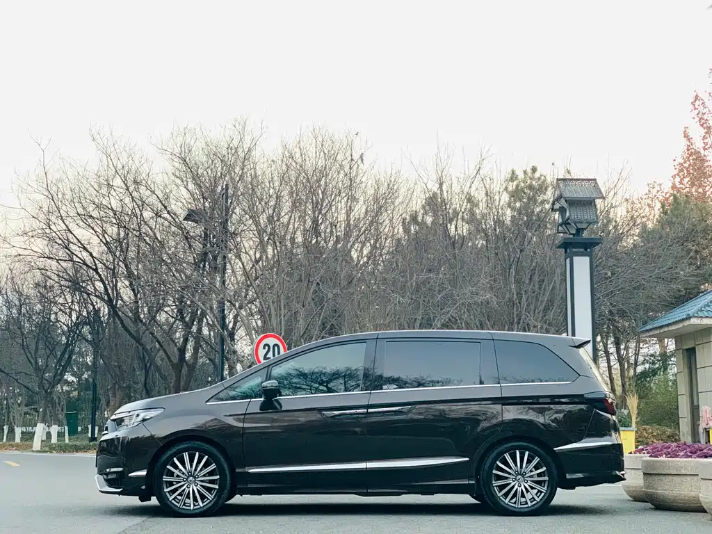 Honda Elysion 2022 2.0L e:HEV Luxury Exclusive Edition 2022 - thumbnail 13