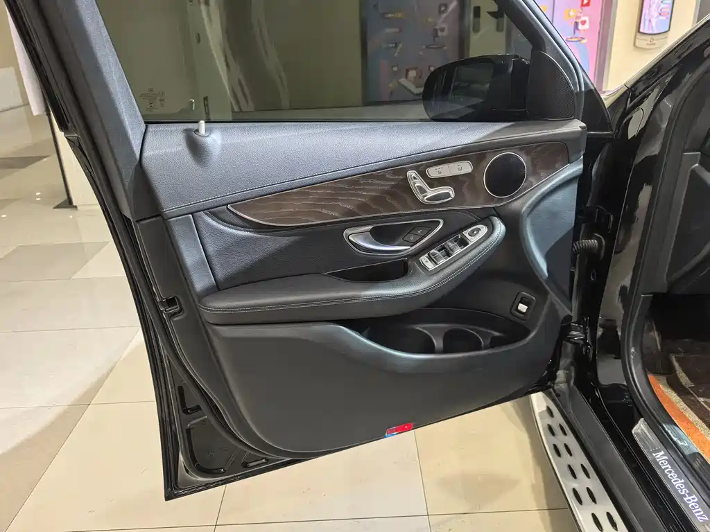 Mercedes-Benz Mercedes-Benz GLC 2020 GLC 260 L 4MATIC Luxury Edition 2019 - thumbnail 8