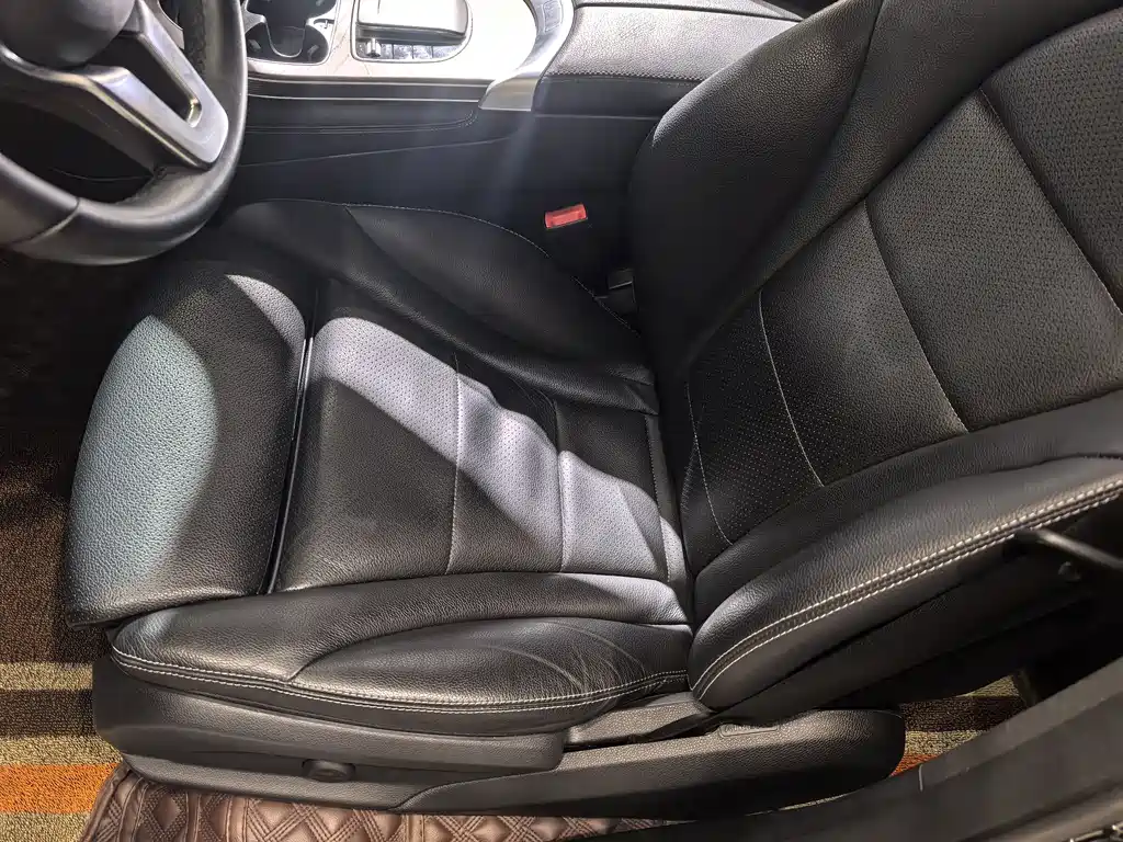 Mercedes-Benz Mercedes-Benz GLC 2020 GLC 260 L 4MATIC Luxury Edition 2019 - thumbnail 9
