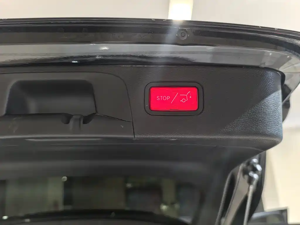 Mercedes-Benz Mercedes-Benz GLC 2020 GLC 260 L 4MATIC Luxury Edition 2019 - thumbnail 16