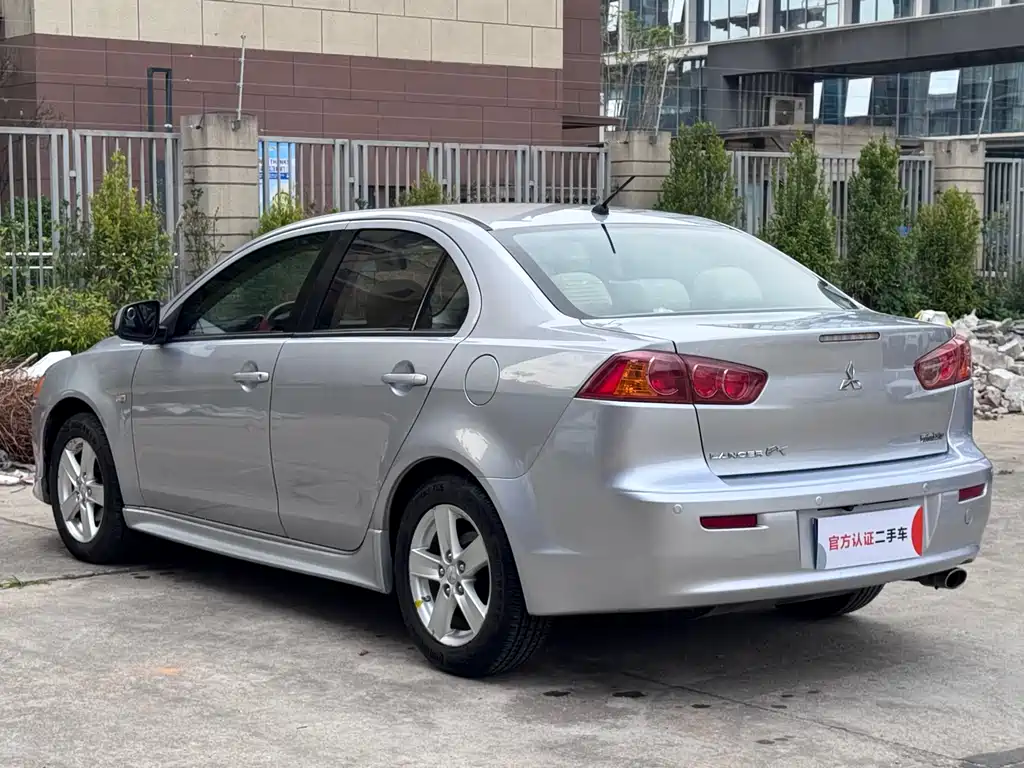 Mitsubishi Mitsubishi Lancer Evolution X 2010 Style Edition 1.8L CVT Comfort Model 2010 - thumbnail 4