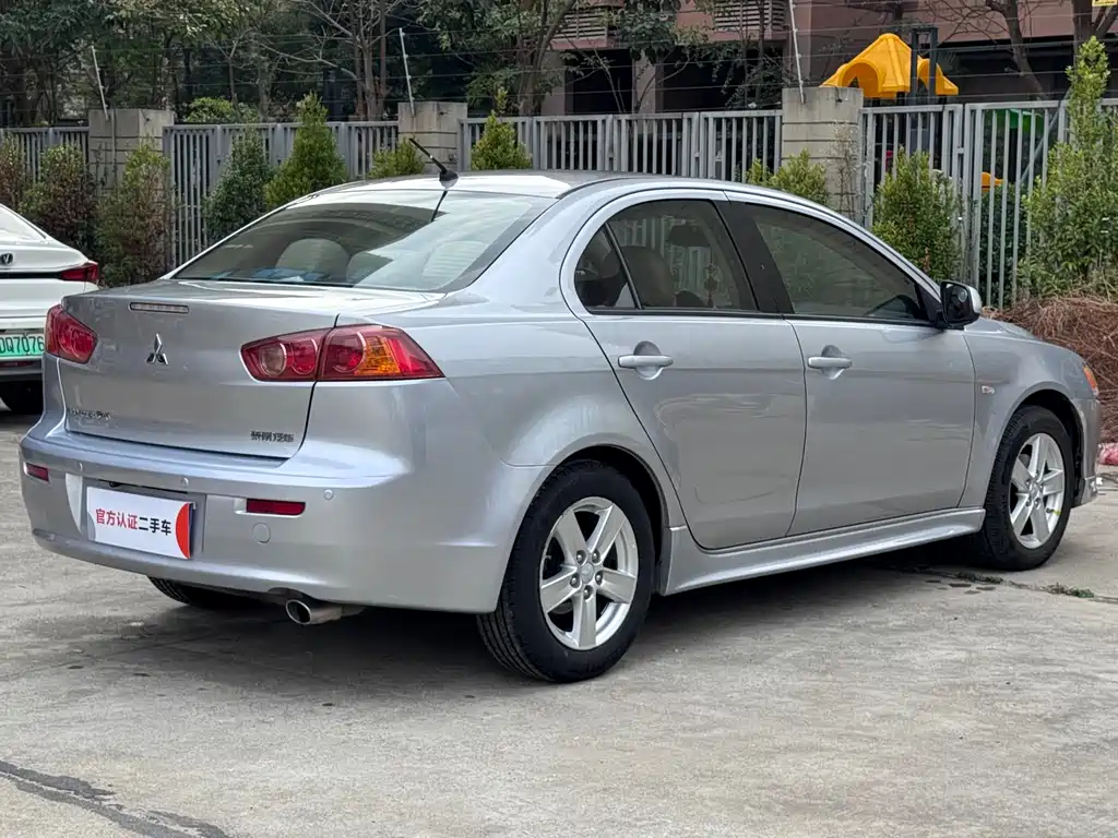 Mitsubishi Mitsubishi Lancer Evolution X 2010 Style Edition 1.8L CVT Comfort Model 2010 - thumbnail 5