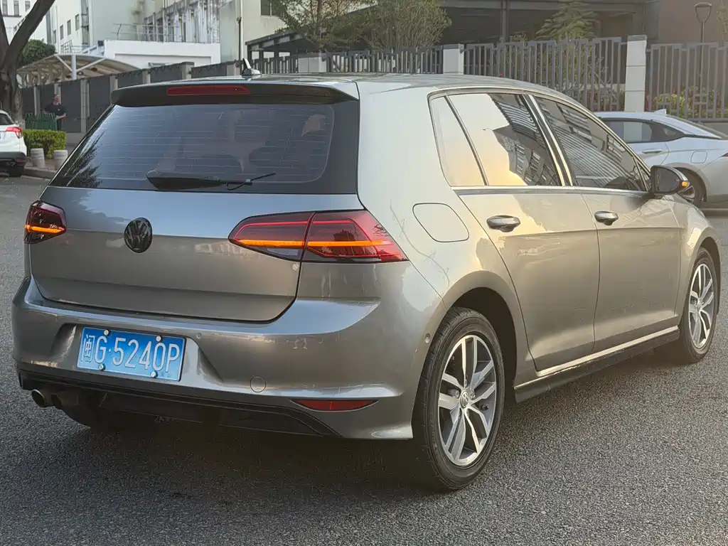 Volkswagen Volkswagen Golf 2015 1.4TSI Automatic Flagship Model 2015 - thumbnail 15