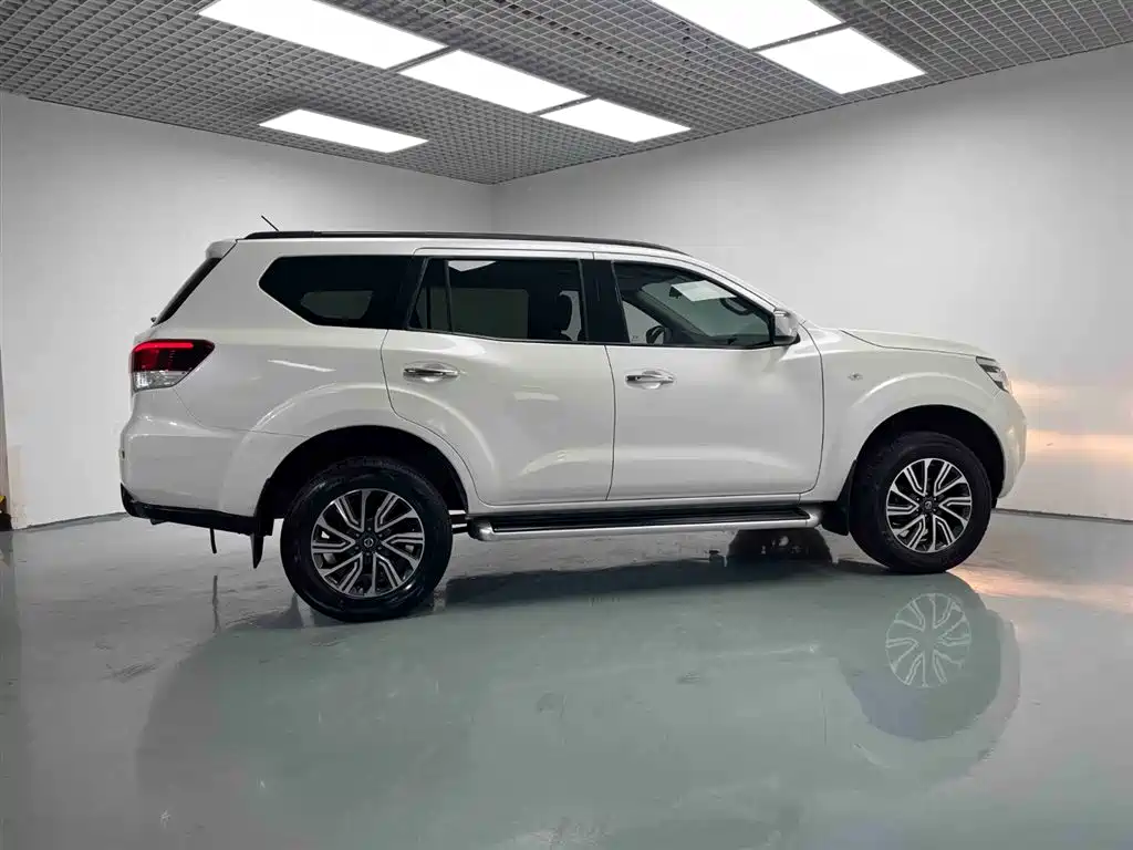 Nissan Nissan Terra 2020 2.5L XL Upper Automatic 2WD Luxury Edition 2021 - thumbnail 3