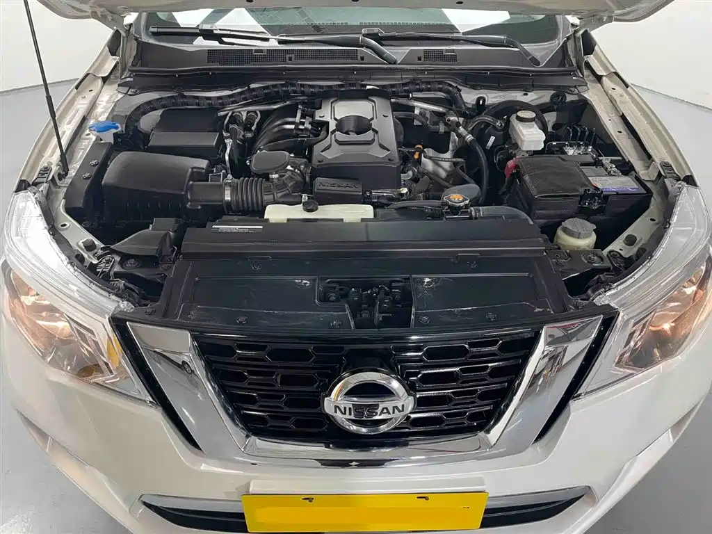Nissan Nissan Terra 2020 2.5L XL Upper Automatic 2WD Luxury Edition 2021 - thumbnail 6