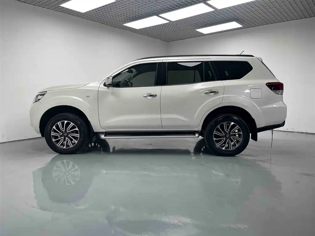Nissan Nissan Terra 2020 2.5L XL Upper Automatic 2WD Luxury Edition 2021 - thumbnail 9