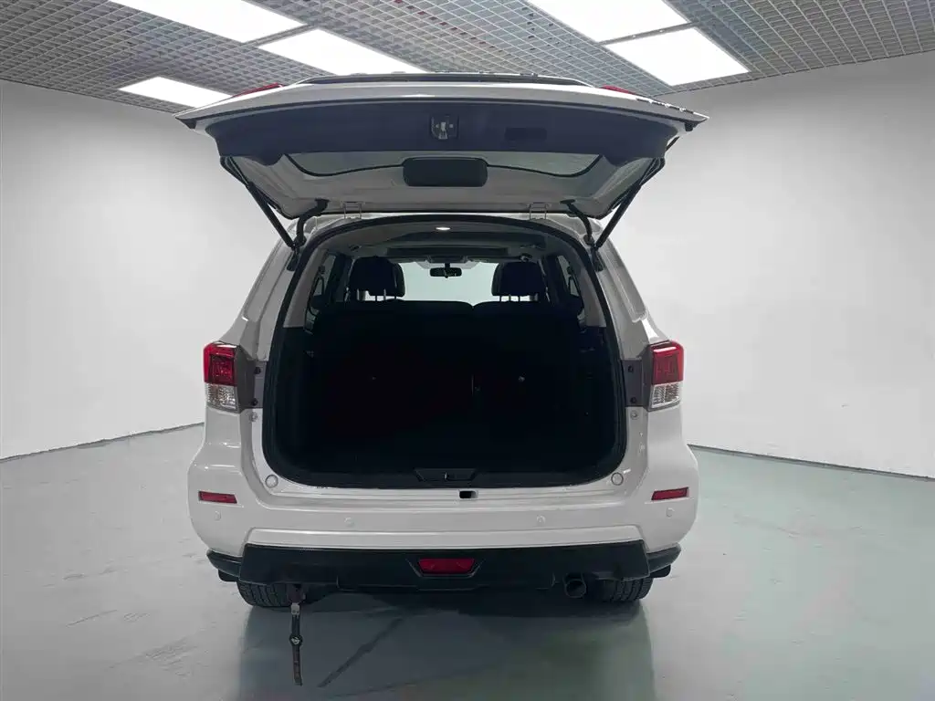 Nissan Nissan Terra 2020 2.5L XL Upper Automatic 2WD Luxury Edition 2021 - thumbnail 10