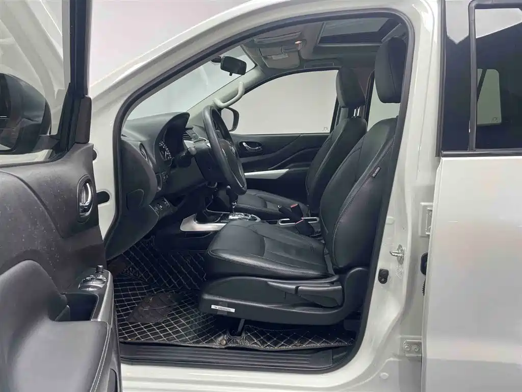 Nissan Nissan Terra 2020 2.5L XL Upper Automatic 2WD Luxury Edition 2021 - thumbnail 14