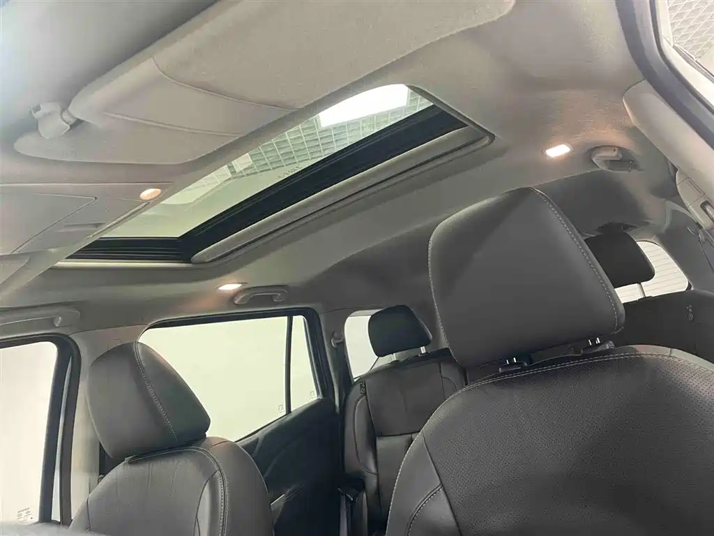 Nissan Nissan Terra 2020 2.5L XL Upper Automatic 2WD Luxury Edition 2021 - thumbnail 20