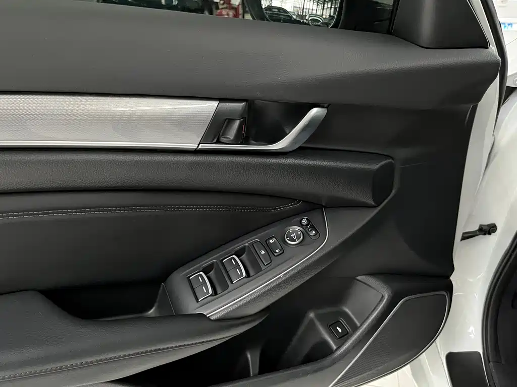 Honda Honda Accord 2022 260TURBO Luxury Edition 2023 - thumbnail 6