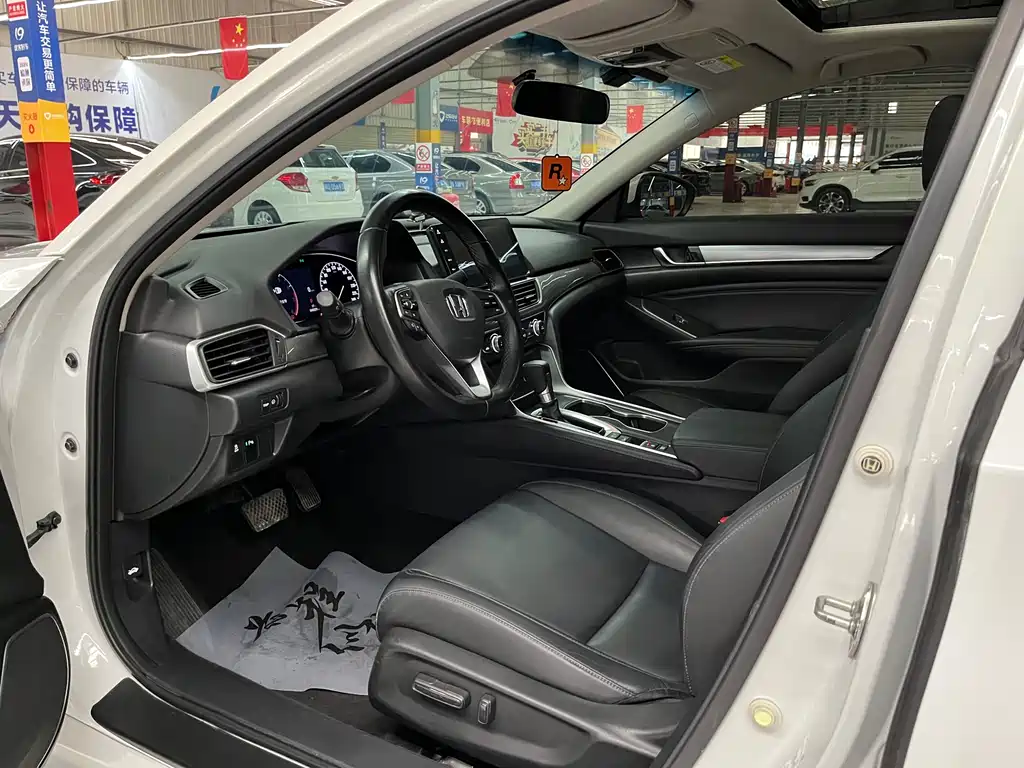 Honda Honda Accord 2022 260TURBO Luxury Edition 2023 - thumbnail 7