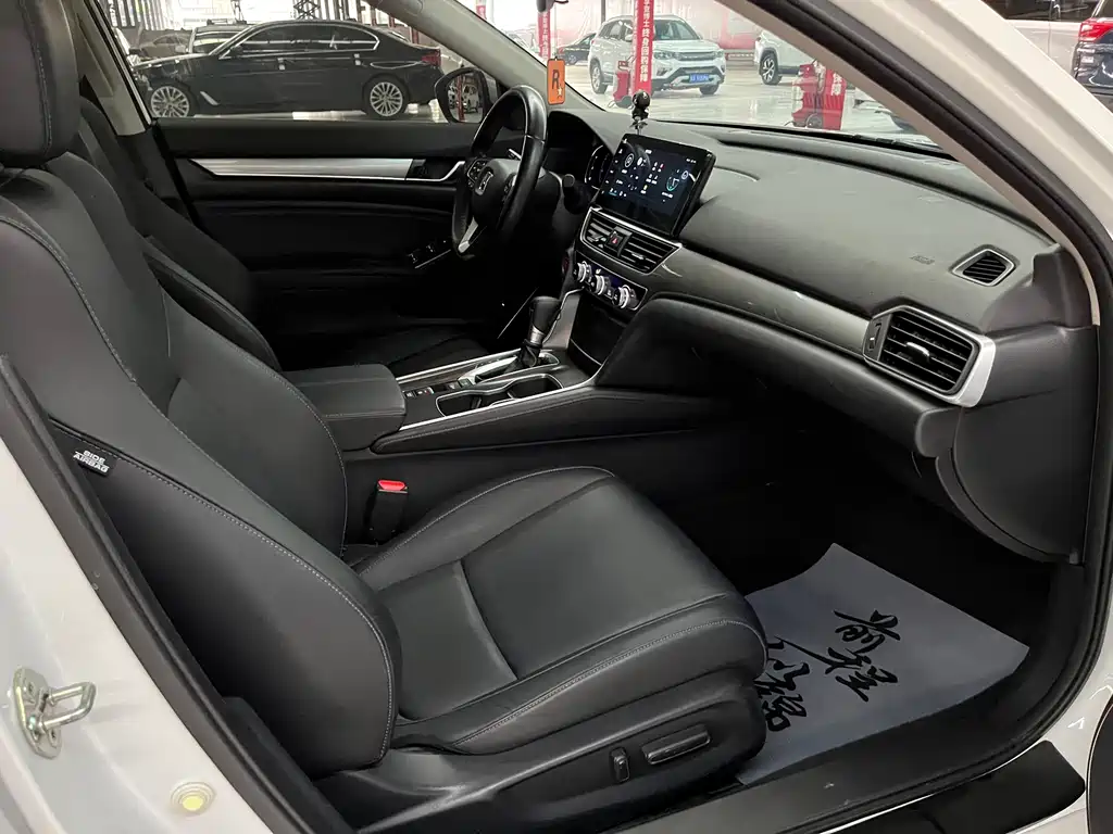 Honda Honda Accord 2022 260TURBO Luxury Edition 2023 - thumbnail 11