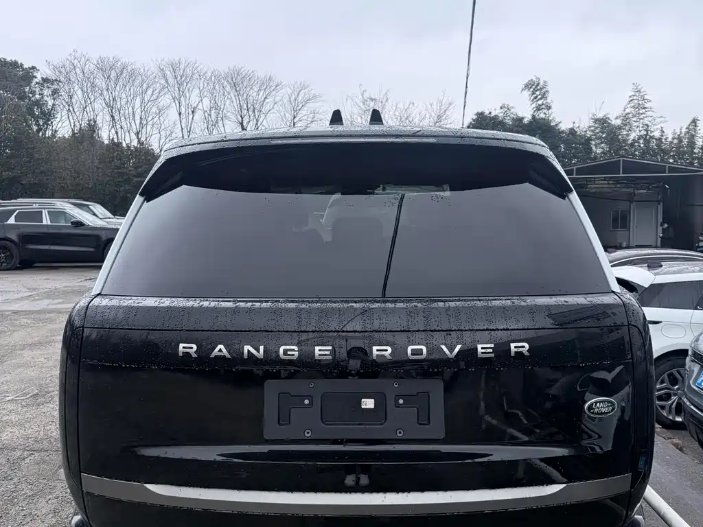 Land Rover Range Rover 2026 3.0 L6 400PS SE Long Wheelbase 2026 - thumbnail 4