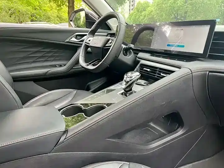 Roewe Roewe RX5 2023 1.5T Luxury Sliding Screen Edition 2022 - thumbnail 6