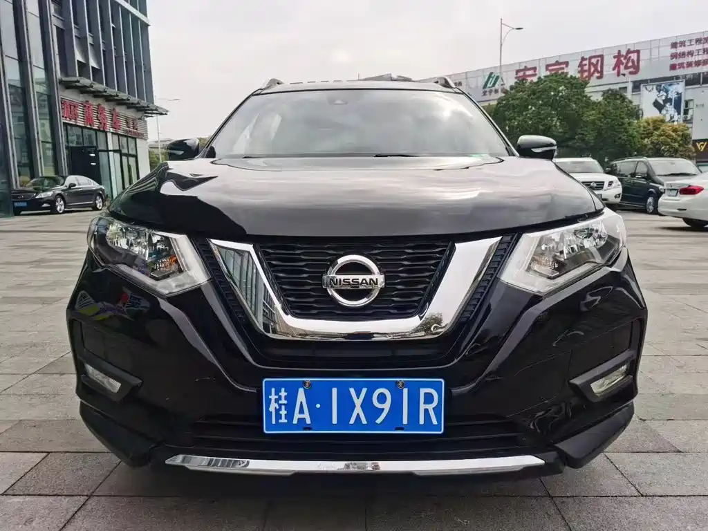 Nissan Nissan X-Trail 2017 2.5L CVT Premium 4WD 2018 - thumbnail 2
