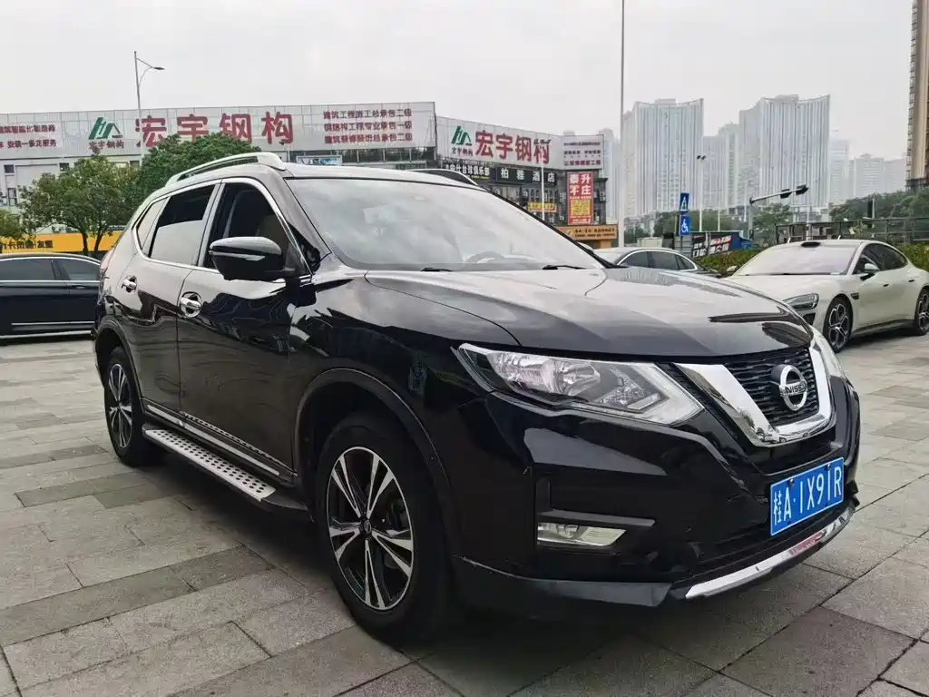 Nissan Nissan X-Trail 2017 2.5L CVT Premium 4WD 2018 - thumbnail 3