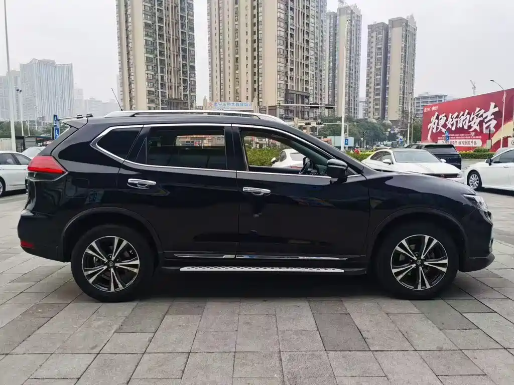 Nissan Nissan X-Trail 2017 2.5L CVT Premium 4WD 2018 - thumbnail 5
